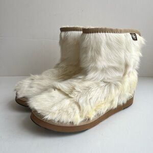 AU&MU White genuine fur Sheepskin Fur Lined mid calf Boots Women’s size 6